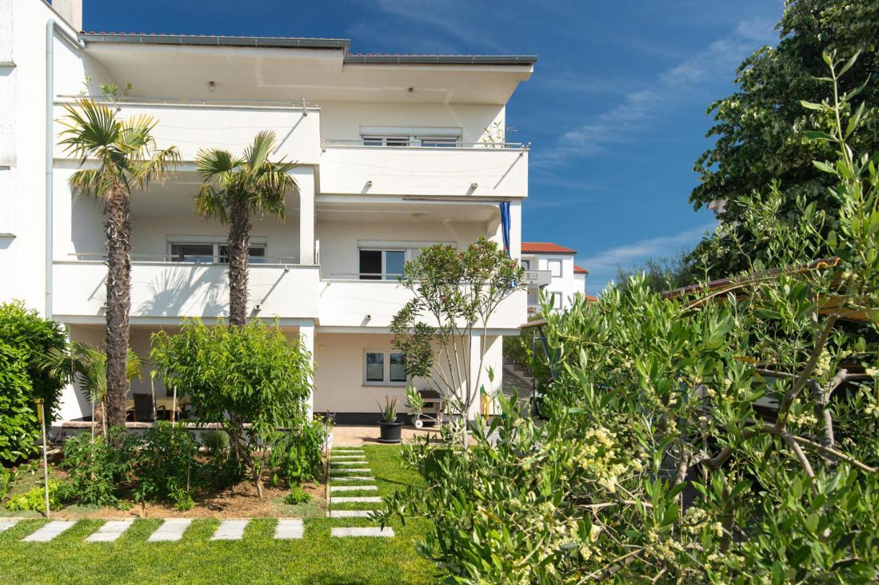 Apartments Oleander Krk Town Bagian luar foto