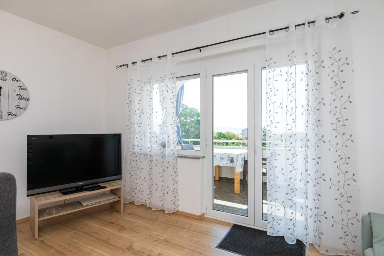 Apartments Oleander Krk Town Bagian luar foto