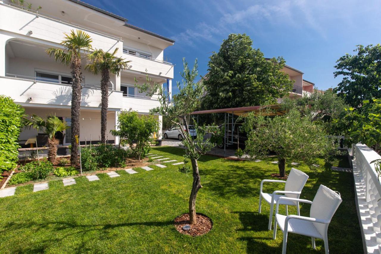 Apartments Oleander Krk Town Bagian luar foto