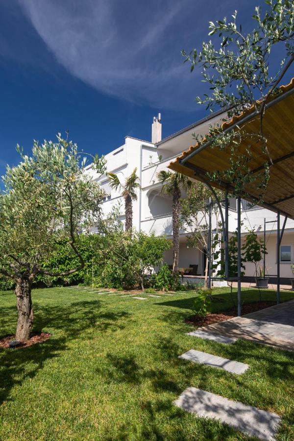 Apartments Oleander Krk Town Bagian luar foto